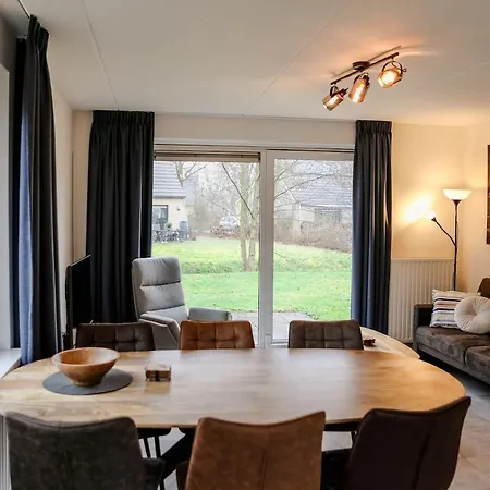 Vakantiehuis Bos en Natuur, nabij Breda VP069 *