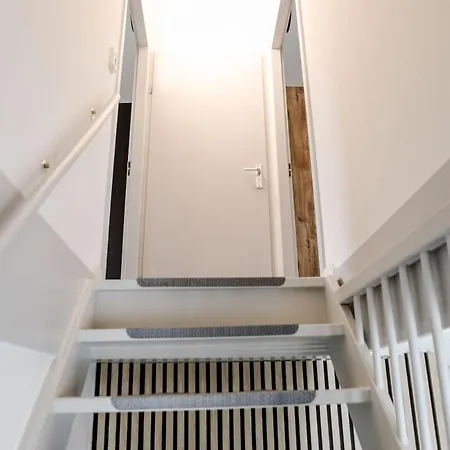 Vakantiehuis Vakantiehuis Bos en Natuur, nabij Breda VP069 *