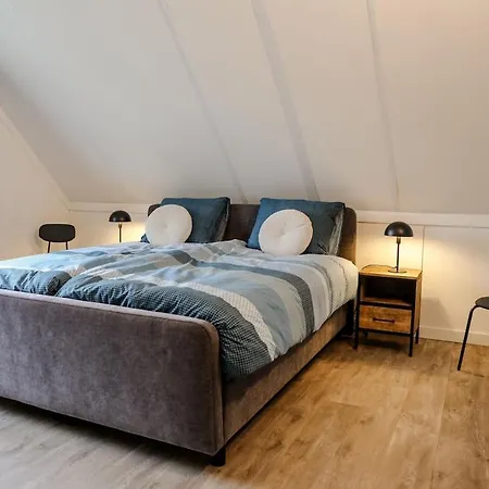 Vakantiehuis Vakantiehuis Bos en Natuur, nabij Breda VP069 Hoeven